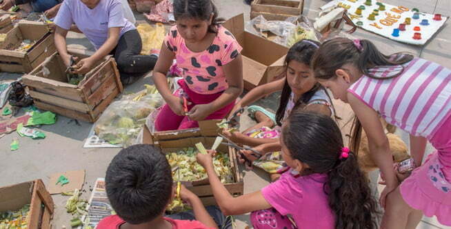 salidas-pedagogicas-niños-compostando-eko-bojaca Cargando